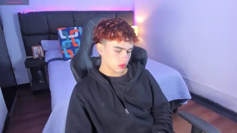 Aiden  online show from November 18, 2025, 12:31 pm