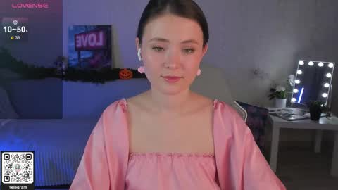 Snapshot of aiklynne chatting on November 28, 2025, 1:47 pm Lynn online show from November 28, 2025, 1:47 pm