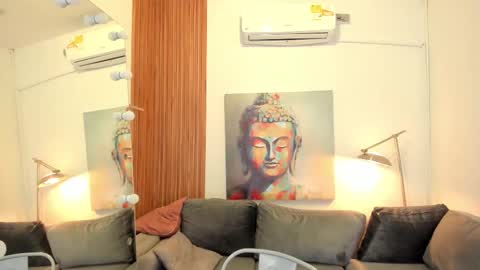 Snapshot of ailann_ chatting on October 21, 2025, 7:36 pm Alisson online show from October 21, 2025, 7:36 pm