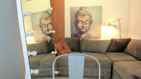 Snapshot of ailann_ chatting on October 24, 2025, 7:43 pm Alisson online show from October 24, 2025, 7:43 pm