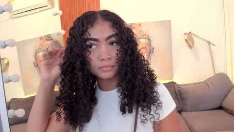 Snapshot of ailann_ chatting on November 20, 2025, 9:03 pm Alisson online show from November 20, 2025, 9:03 pm