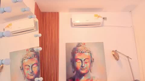 Snapshot of ailann_ chatting on November 25, 2025, 7:36 pm Alisson online show from November 25, 2025, 7:36 pm