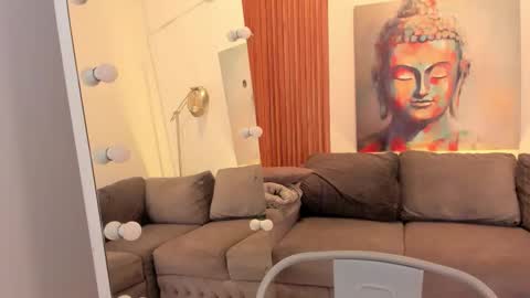 Snapshot of ailann_ chatting on November 28, 2025, 7:49 pm Alisson online show from November 28, 2025, 7:49 pm