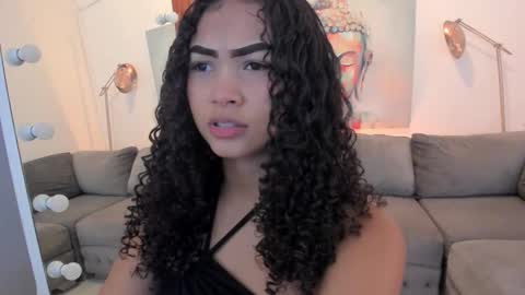Snapshot of ailann_ chatting on December 15, 2025, 7:40 pm Alisson online show from December 15, 2025, 7:40 pm
