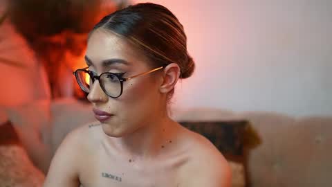 Snapshot of aileenaxa chatting on April 20, 2026, 8:32 pm Aileen online show from April 20, 2026, 8:32 pm