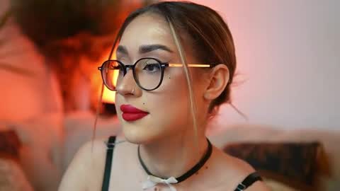 Snapshot of aileenaxa chatting on April 25, 2026, 8:39 pm Aileen online show from April 25, 2026, 8:39 pm