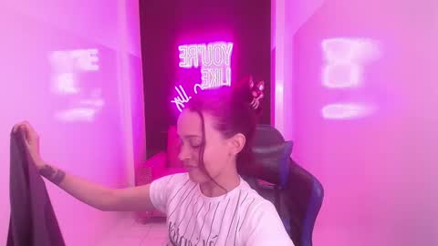 Ailen online show from December 4, 2024, 10:41 pm