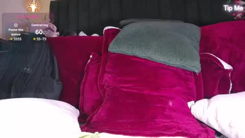 Ailyn rouss online show from November 6, 2025, 2:12 am