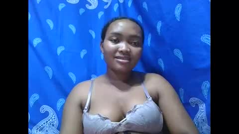 Snapshot of aimealdy chatting on November 8, 2025, 5:23 pm aimealdy online show from November 8, 2025, 5:23 pm