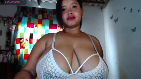 Snapshot of ainara__boobs chatting on April 5, 2026, 2:25 pm Liz online show from April 5, 2026, 2:25 pm