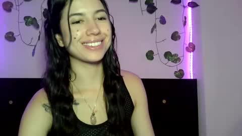 Snapshot of aine_ileana chatting on December 18, 2024, 5:00 pm J online show from December 18, 2024, 5:00 pm