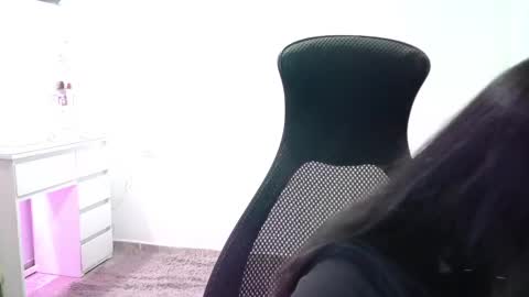 AINE online show from November 23, 2025, 1:38 am