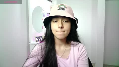 Snapshot of aineangeel chatting on June 9, 2026, 12:33 am AINE online show from June 9, 2026, 12:33 am