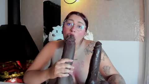 Snapshot of airam_wone chatting on July 2, 2026, 12:22 pm Airam online show from July 2, 2026, 12:22 pm