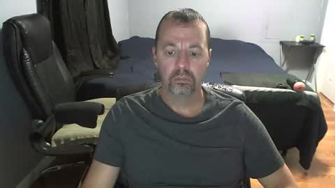 Daddy online show from December 17, 2025, 12:38 am