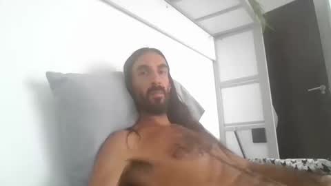 aircum99_ online show from October 15, 2025, 9:48 pm