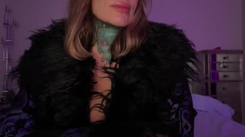 Snapshot of airgeadx chatting on December 23, 2025, 1:36 am Airgead online show from December 23, 2025, 1:36 am