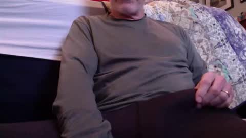 Snapshot of airier chatting on December 17, 2025, 2:12 pm airier online show from December 17, 2025, 2:12 pm