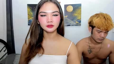 Snapshot of airy_and_dave chatting on November 19, 2025, 3:23 pm airy_and_dave online show from November 19, 2025, 3:23 pm