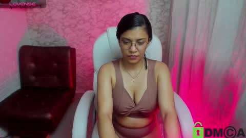 aisha__cambell online show from November 12, 2025, 8:52 pm