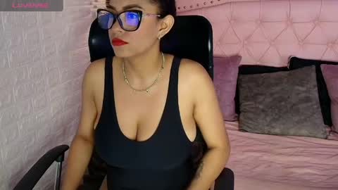 aisha__cambell online show from May 4, 2026, 10:33 am