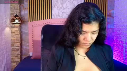 aisha__cambell online show from May 21, 2026, 11:17 am
