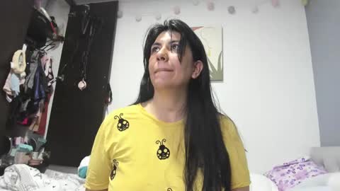 Snapshot of aisha_latina chatting on December 15, 2024, 11:53 pm Katie online show from December 15, 2024, 11:53 pm