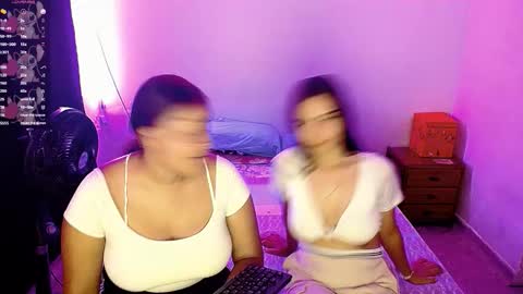 aisha_stacey0410 online show from October 30, 2025, 1:18 am