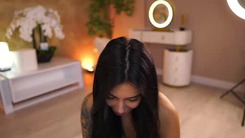 Snapshot of aishaadevoe chatting on November 3, 2025, 7:37 pm Maddy online show from November 3, 2025, 7:37 pm