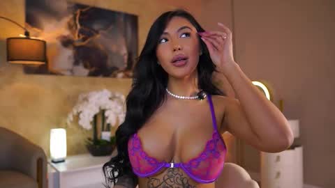 Snapshot of aishaadevoe chatting on November 5, 2025, 6:52 pm Maddy online show from November 5, 2025, 6:52 pm