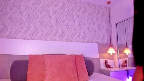 Aisha online show from October 9, 2025, 4:05 pm