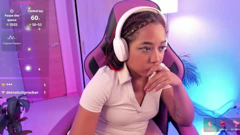 Snapshot of aisharose_ chatting on February 20, 2025, 5:23 am Aisha online show from February 20, 2025, 5:23 am