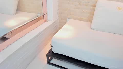 Snapshot of aitana_cole chatting on February 24, 2026, 3:37 am AITANA online show from February 24, 2026, 3:37 am