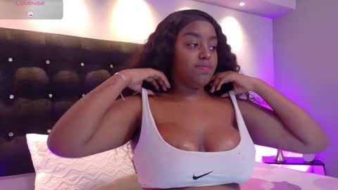 Snapshot of aitanaoliveira_ chatting on February 16, 2026, 8:05 pm Aitana online show from February 16, 2026, 8:05 pm