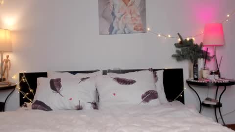 aiyoko77 online show from December 19, 2024, 4:34 am