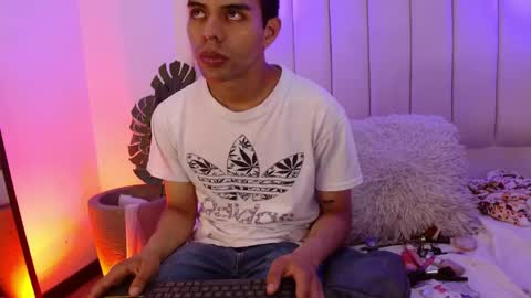 Snapshot of aji_golds chatting on May 19, 2026, 6:36 pm aji_golds online show from May 19, 2026, 6:36 pm