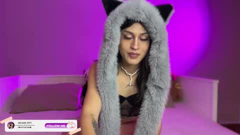             online show from October 16, 2025, 7:59 pm