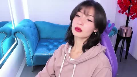 Snapshot of akaza_hakuji_ chatting on December 16, 2025, 12:21 pm Azaka online show from December 16, 2025, 12:21 pm