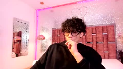 Snapshot of akazaboy chatting on April 27, 2026, 6:11 am akazaboy online show from April 27, 2026, 6:11 am