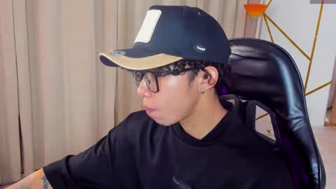 Snapshot of akazaboy chatting on May 6, 2026, 5:46 am akazaboy online show from May 6, 2026, 5:46 am