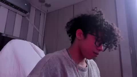 Snapshot of akazaboy chatting on June 22, 2026, 5:15 am akazaboy online show from June 22, 2026, 5:15 am