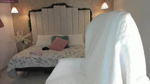 Luna online show from December 20, 2024, 3:25 am