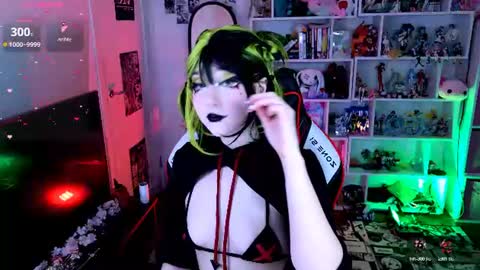 Aki online show from July 28, 2026, 7:04 pm