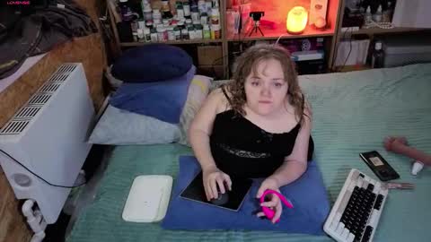 Natalie online show from November 26, 2025, 11:33 am