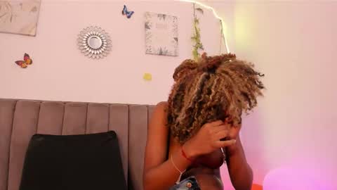 akirastone_ online show from November 15, 2025, 6:37 pm