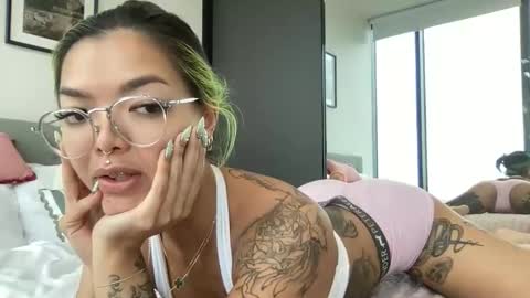 Snapshot of akirazayy chatting on March 16, 2026, 5:02 am Akira Zay online show from March 16, 2026, 5:02 am