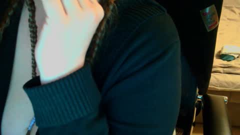 Alisha online show from November 27, 2025, 3:25 pm