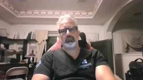 Snapshot of aladdin31673 chatting on December 18, 2025, 2:17 am aladdin31673 online show from December 18, 2025, 2:17 am