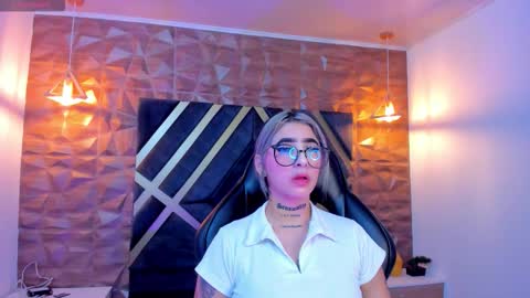 ALAHIA online show from October 11, 2025, 11:20 am