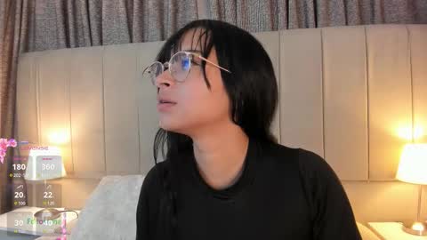 alahia_hank online show from October 29, 2025, 6:53 pm